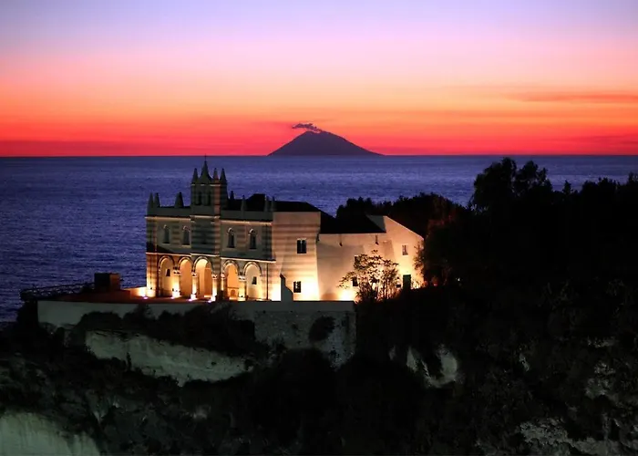 L'incanto Del Borgo تروبيا